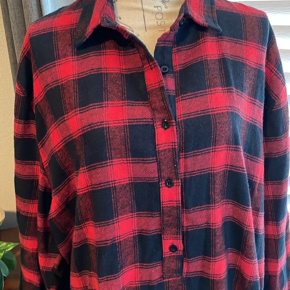 Red and black flannel dress - Picture 2 of 8